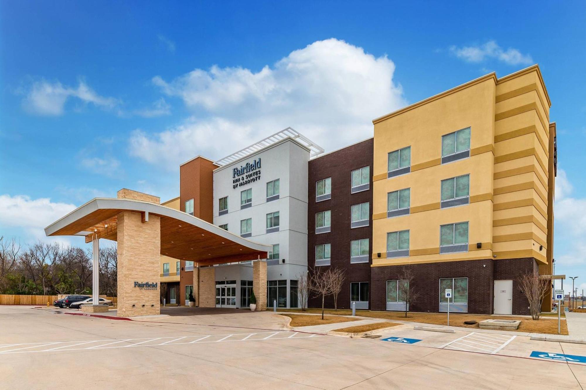 Fairfield Inn & Suites By Marriott Gainesville I-35 Εξωτερικό φωτογραφία