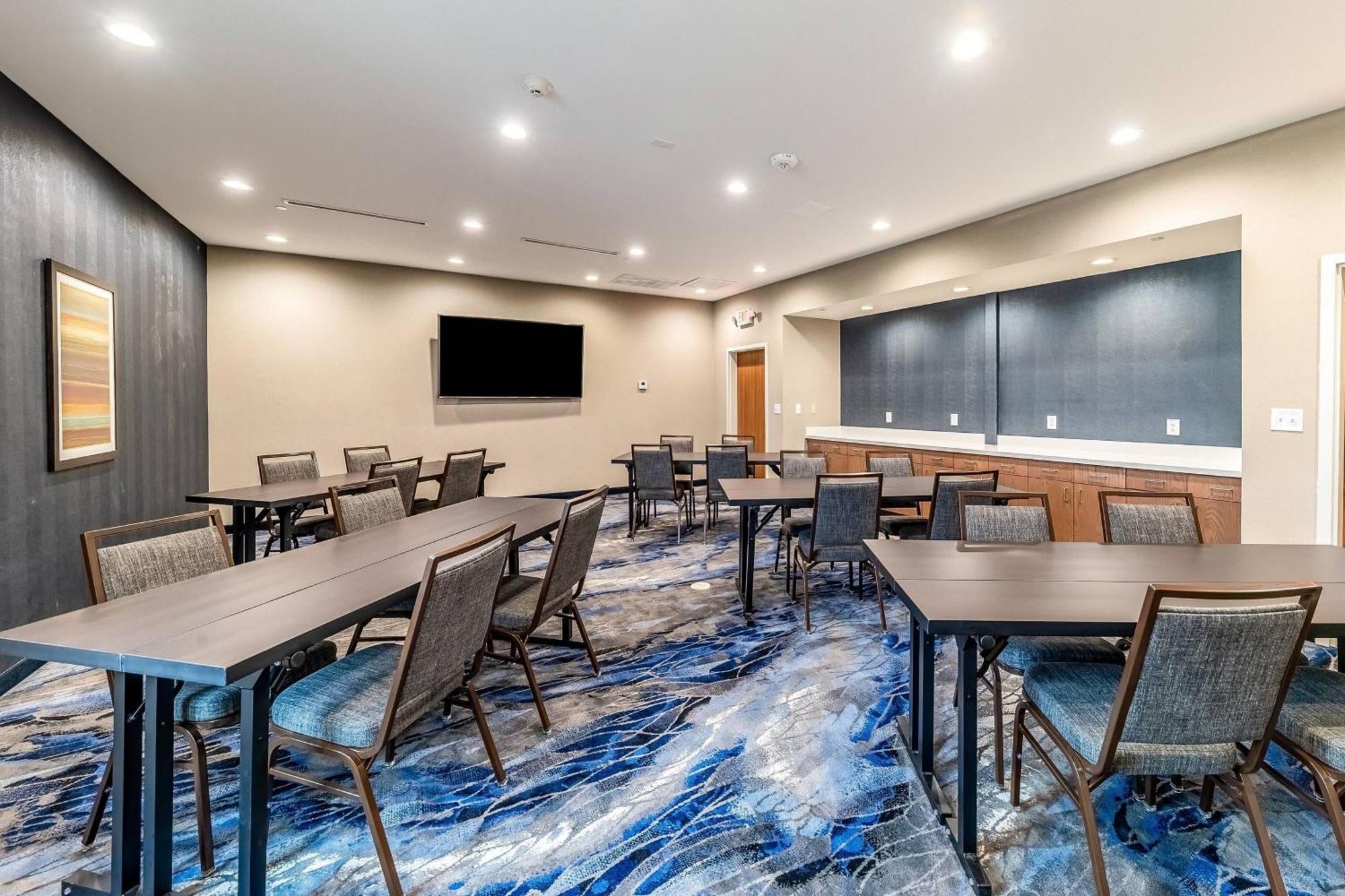 Fairfield Inn & Suites By Marriott Gainesville I-35 Εξωτερικό φωτογραφία