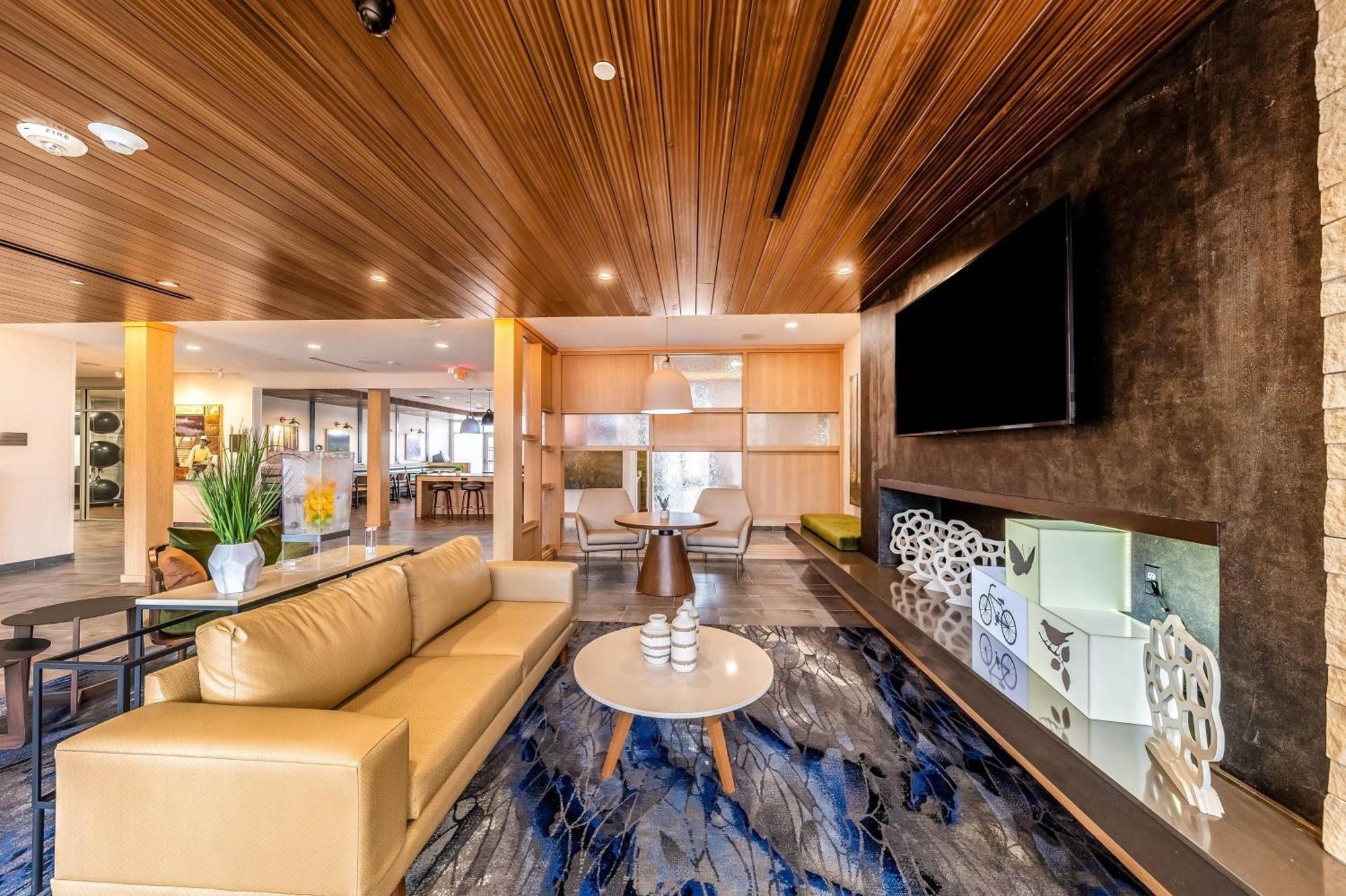 Fairfield Inn & Suites By Marriott Gainesville I-35 Εξωτερικό φωτογραφία